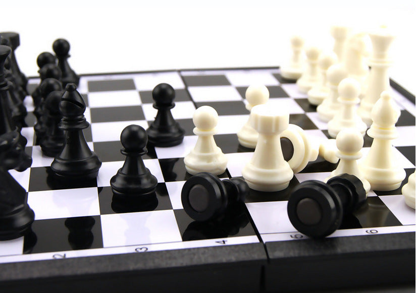 Magnetic International Chess Game (Small)
