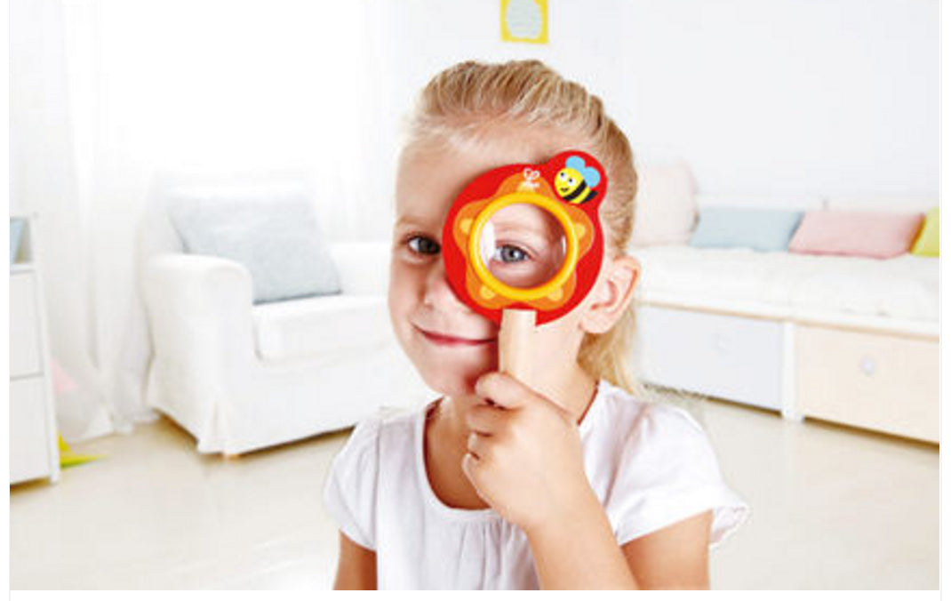 Hape - Cartoon Magnifier