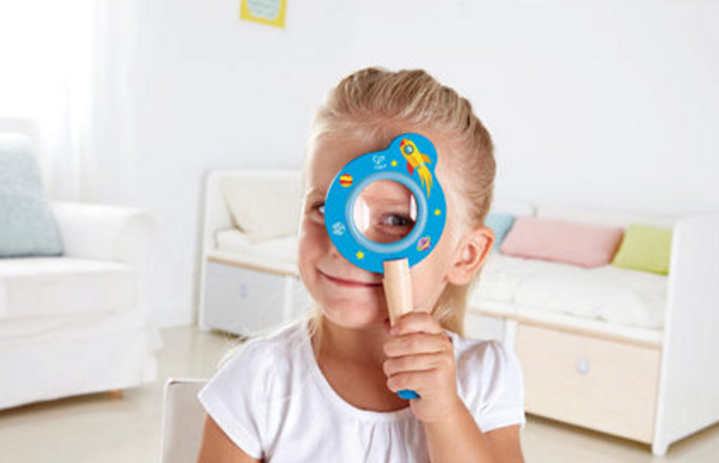 Hape - Cartoon Magnifier