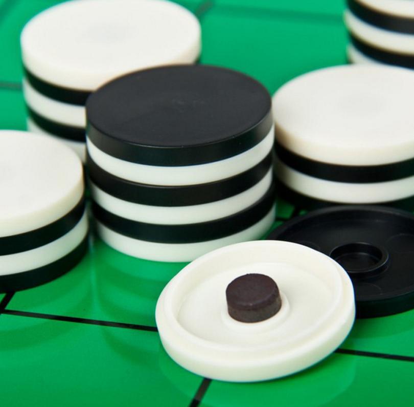 Reversi Magnetic Black & White Chess