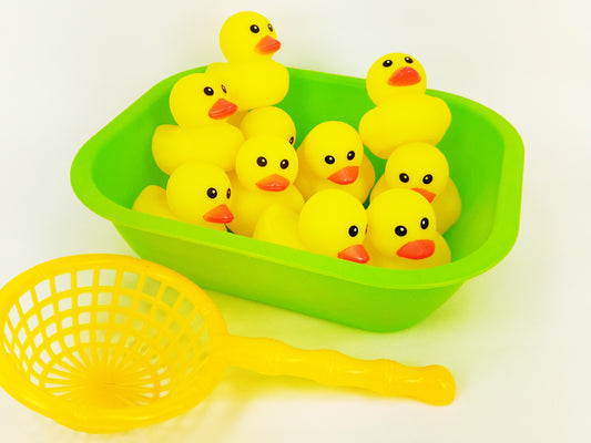 ME100FUN Fishing Water Game Set B - 10 Squeezing Squeaky Ducks