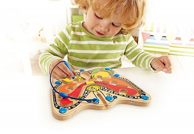 Hape - Color Flutter Butterfly