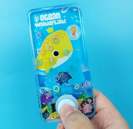 水遊戲看起來像智慧型手機？
